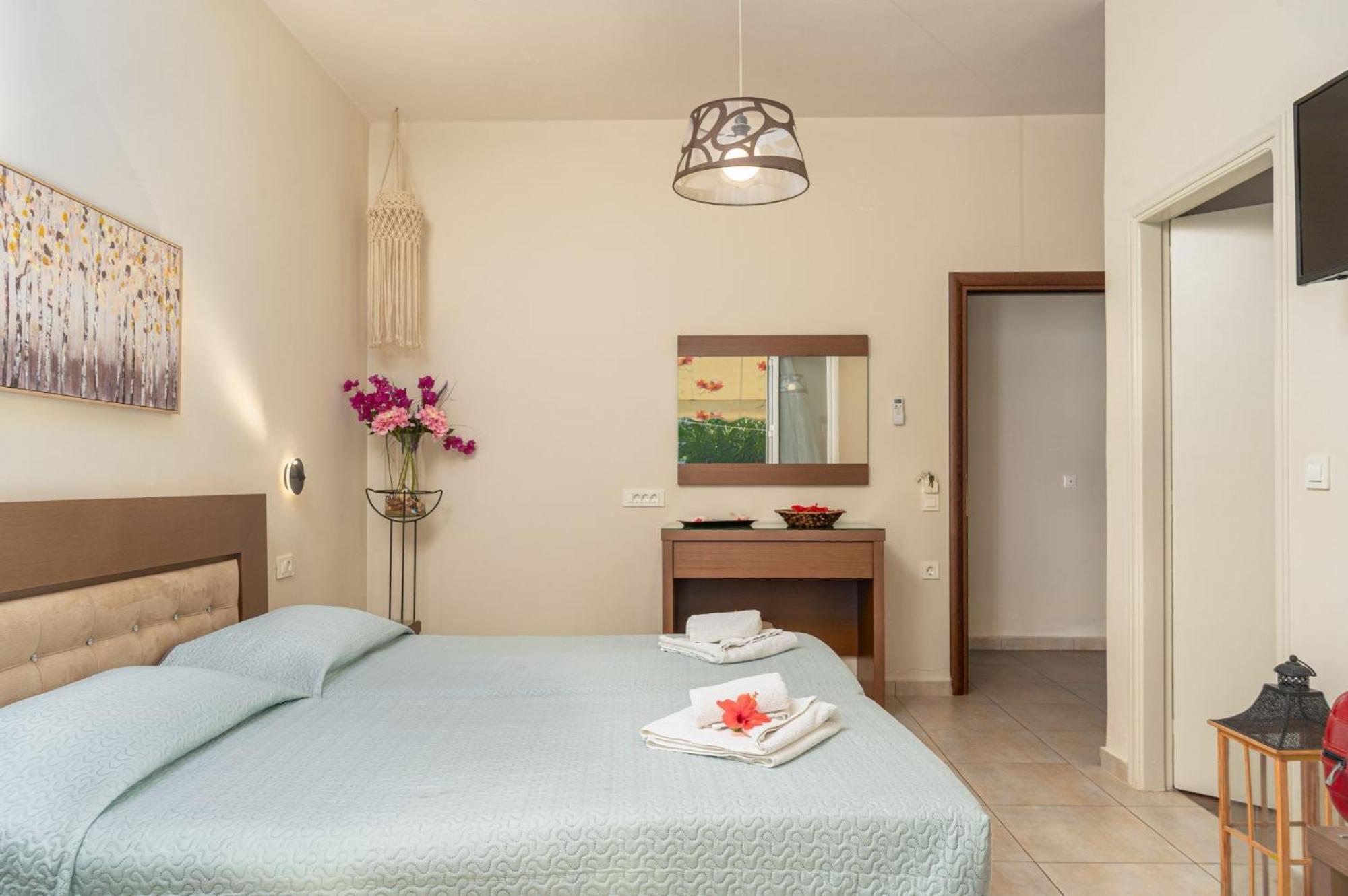 Stathis Beachfront Luxury Rooms Kalamákion Стая снимка