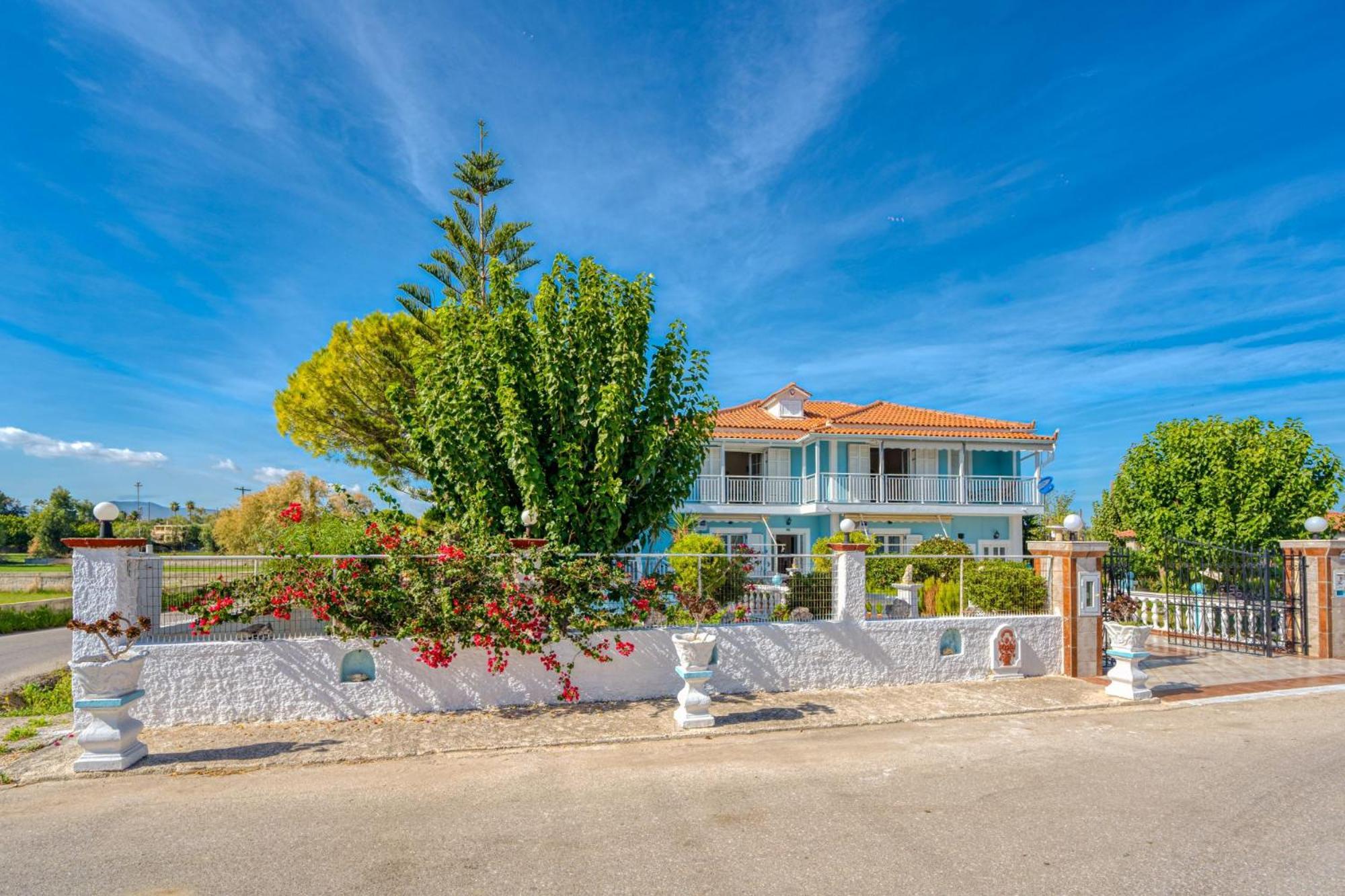 Stathis Beachfront Luxury Rooms Kalamákion Екстериор снимка
