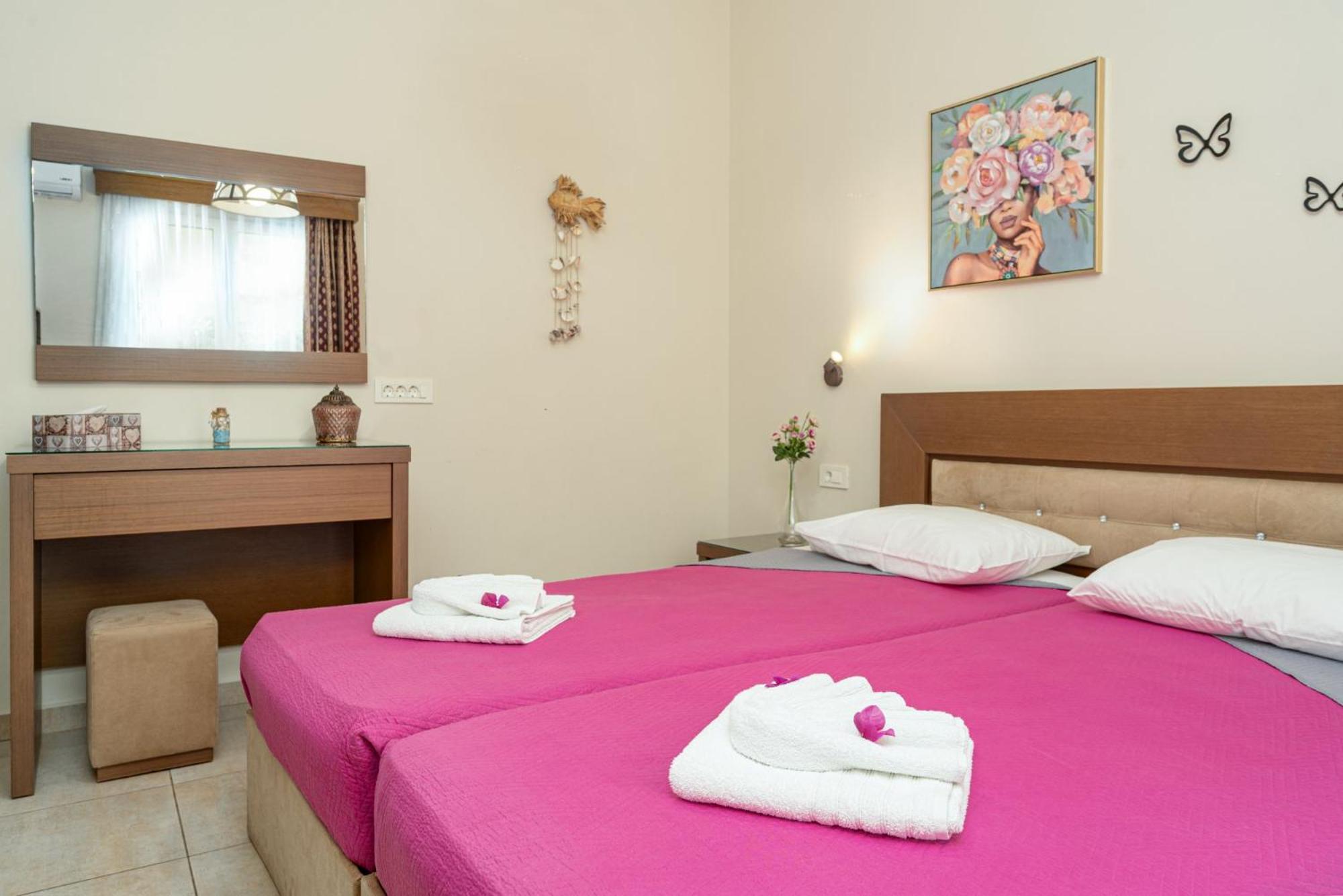 Stathis Beachfront Luxury Rooms Kalamákion Стая снимка