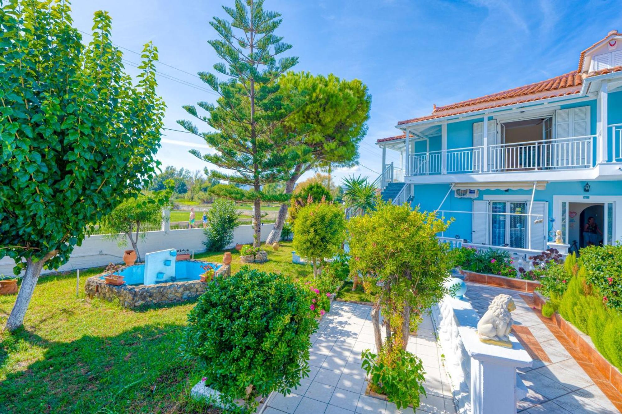 Stathis Beachfront Luxury Rooms Kalamákion Екстериор снимка