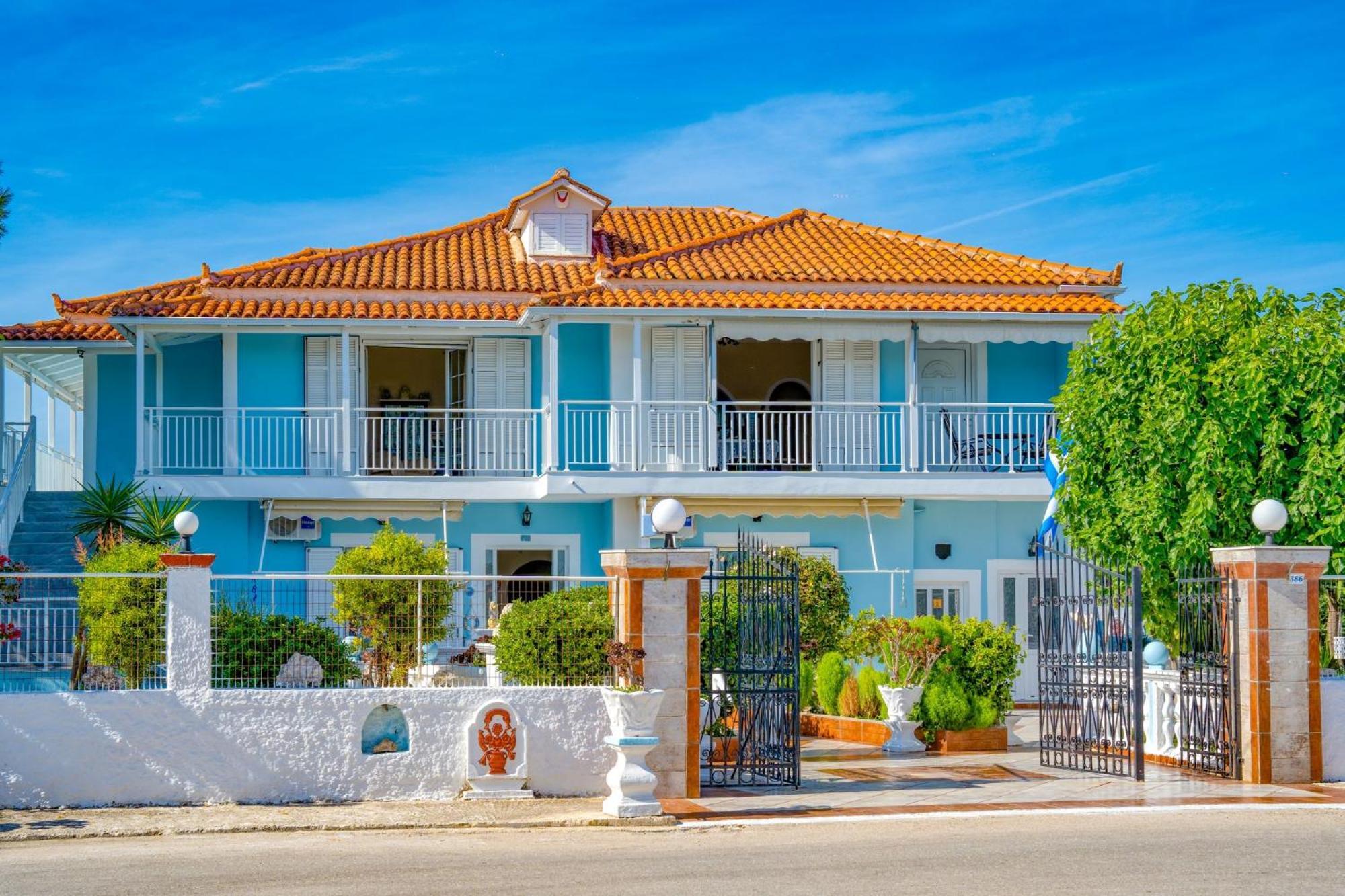 Stathis Beachfront Luxury Rooms Kalamákion Екстериор снимка